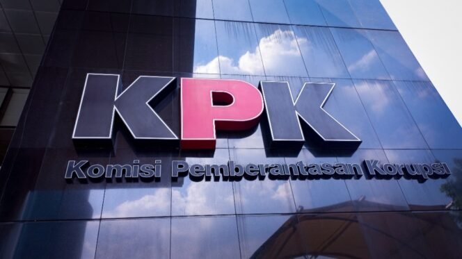 
					KPK Tangkap Bupati Tulungagung Gatut Sunu Wibowo dalam OTT