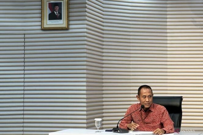 
					KPK Tahan 3 Tersangka Korupsi Digitalisasi SPBU Pertamina, Negara Rugi Rp322 M